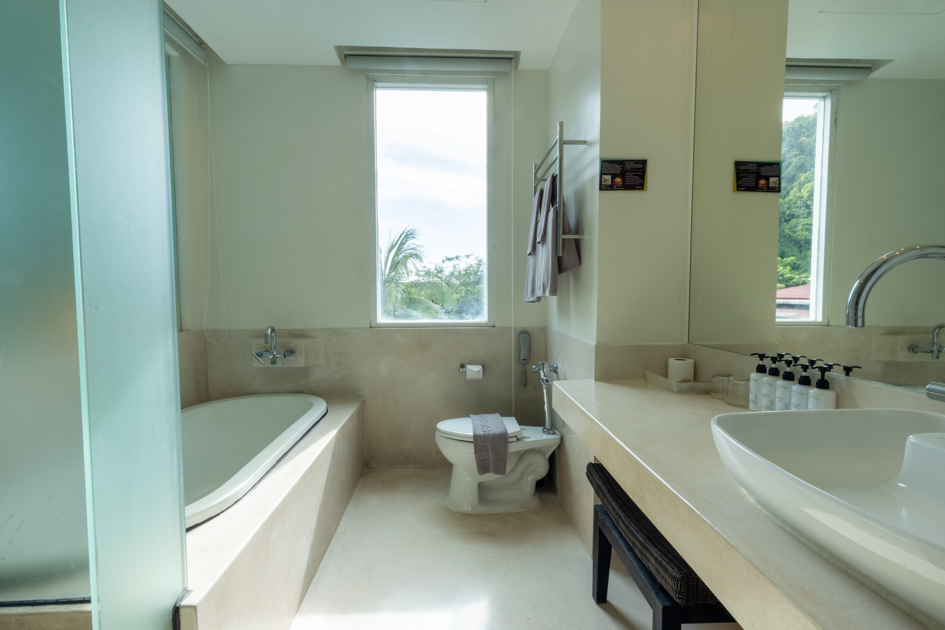 Rooms & Suites — Navinda Krabi